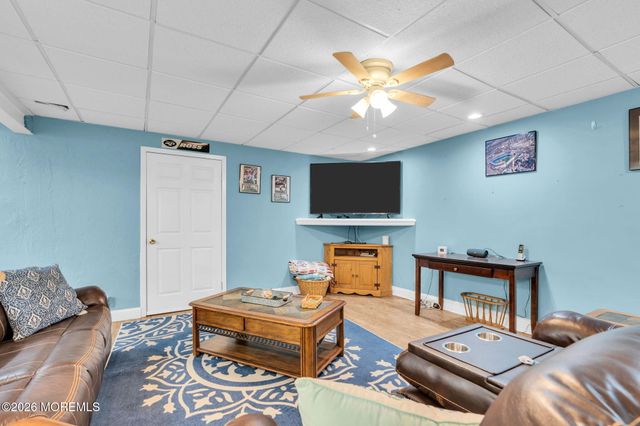 3 Peachtree Lane, Manalapan, NJ 07726