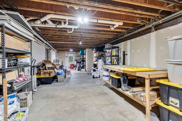 3 Peachtree Lane, Manalapan, NJ 07726