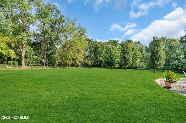 3 Peachtree Lane, Manalapan, NJ 07726