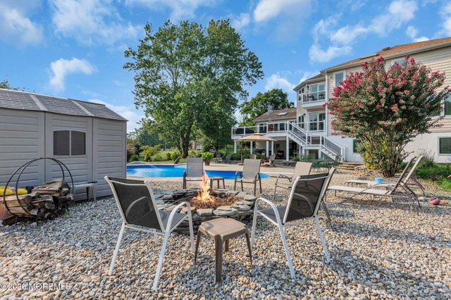 3 Peachtree Lane, Manalapan, NJ 07726