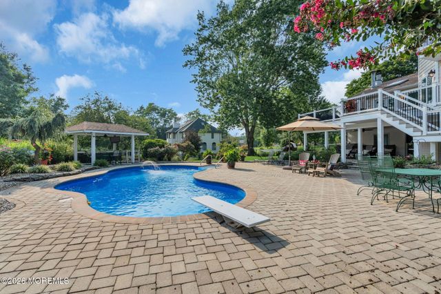 3 Peachtree Lane, Manalapan, NJ 07726