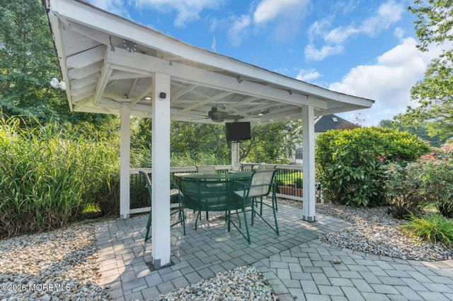 3 Peachtree Lane, Manalapan, NJ 07726