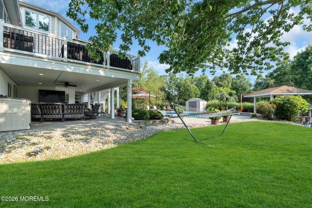 3 Peachtree Lane, Manalapan, NJ 07726