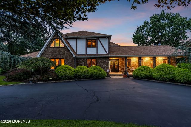 3 Peachtree Lane, Manalapan, NJ 07726