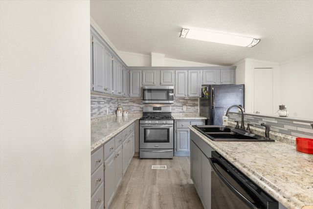 39 Maple Road, Edgewood, NM 87015