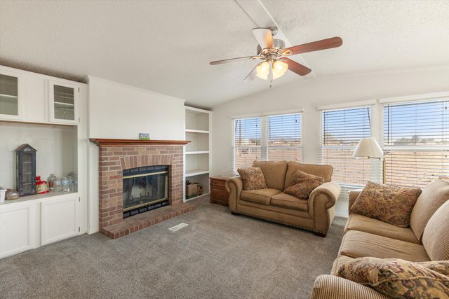 39 Maple Road, Edgewood, NM 87015