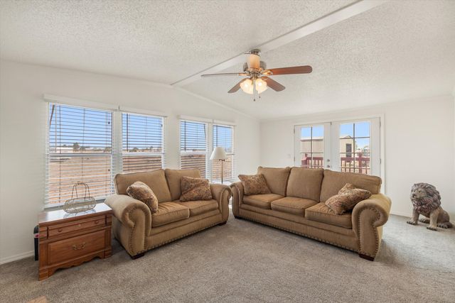 39 Maple Road, Edgewood, NM 87015