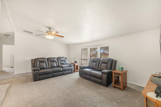 39 Maple Road, Edgewood, NM 87015