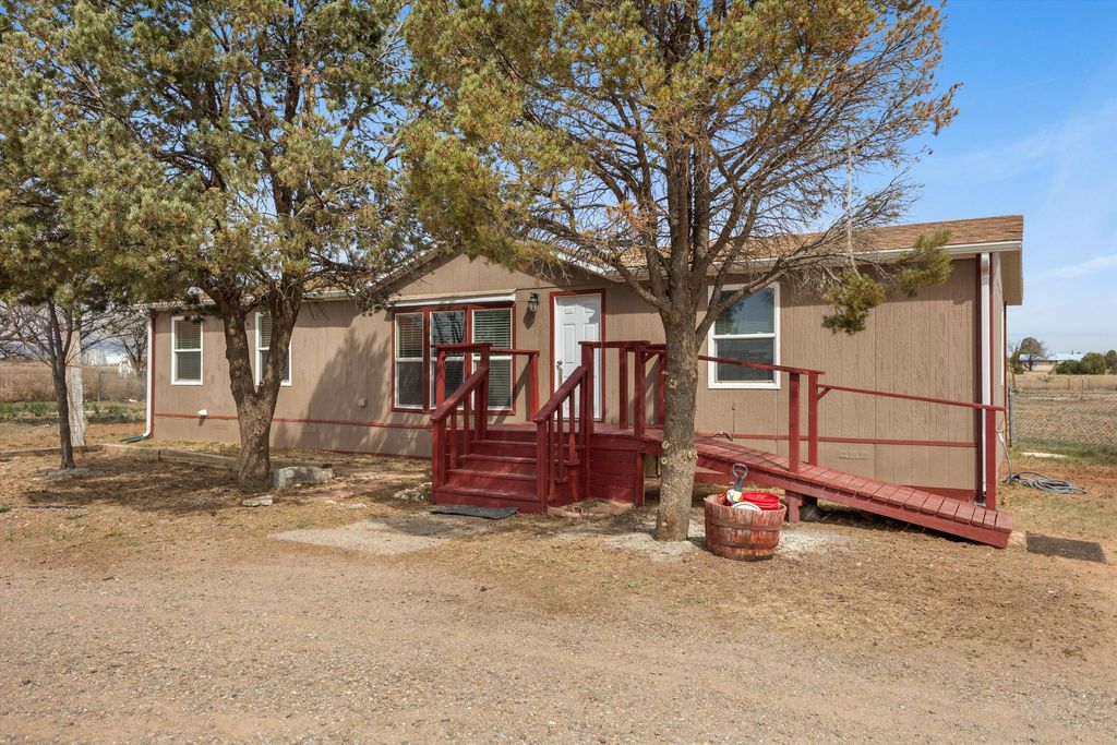 39 Maple Road, Edgewood, NM 87015