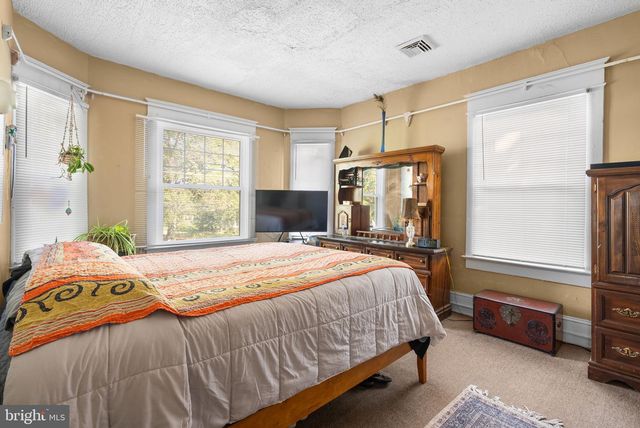 6626 1ST ST NW, Washington, DC 20012