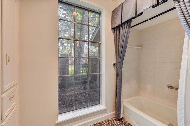 5502 Fountainbridge Lane, Houston, TX 77069