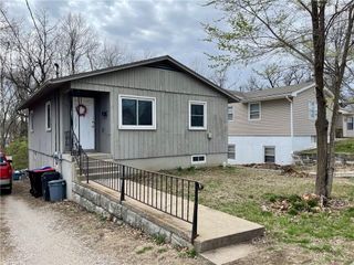 112 W Russell Avenue, Warrensburg, MO 64093