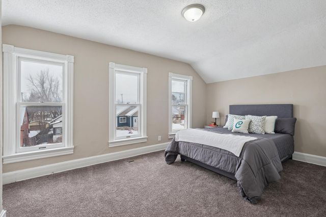 1250 Minnehaha Avenue E, Saint Paul, MN 55106