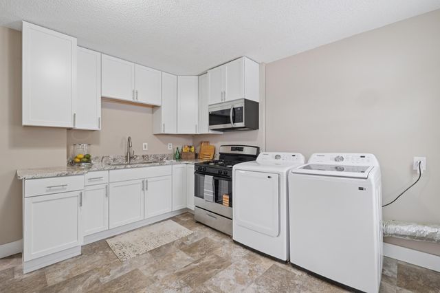 1250 Minnehaha Avenue E, Saint Paul, MN 55106