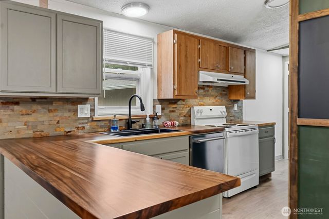 17033 Wisteria Court SE, Yelm, WA 98597