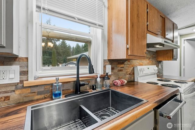 17033 Wisteria Court SE, Yelm, WA 98597