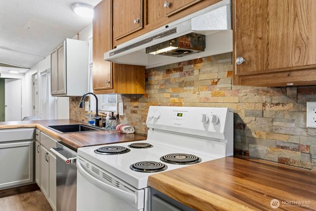 17033 Wisteria Court SE, Yelm, WA 98597