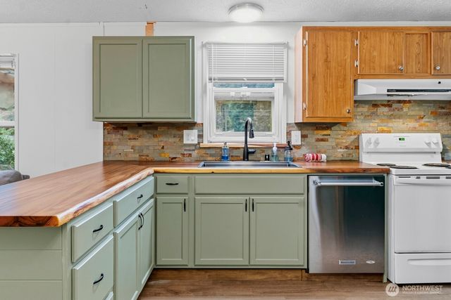 17033 Wisteria Court SE, Yelm, WA 98597