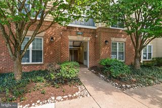 2201 WESTCOURT LN #302, Herndon, VA 20170