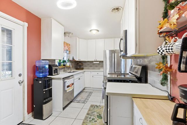 405 E Edison St, Manteca, CA 95336