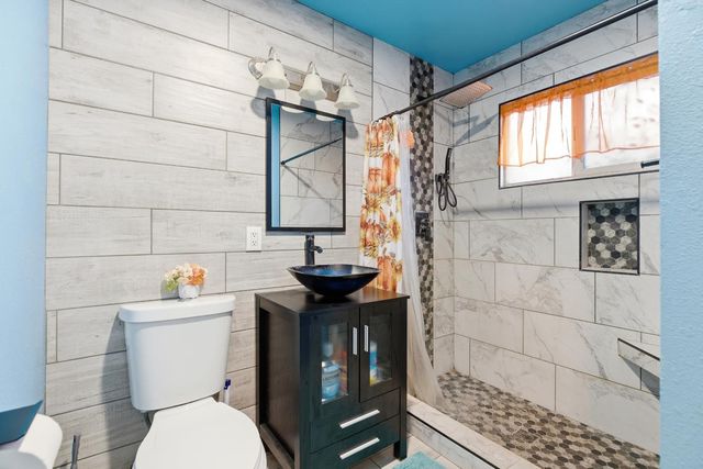 405 E Edison St, Manteca, CA 95336