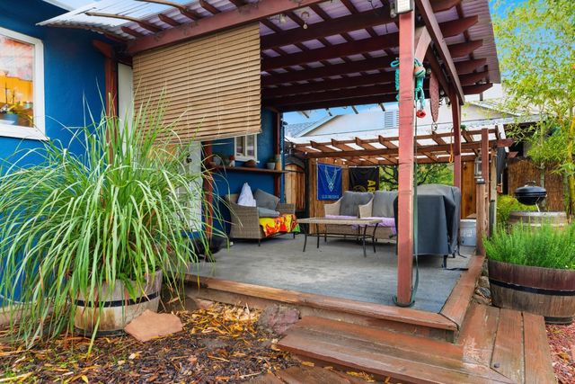 405 E Edison St, Manteca, CA 95336