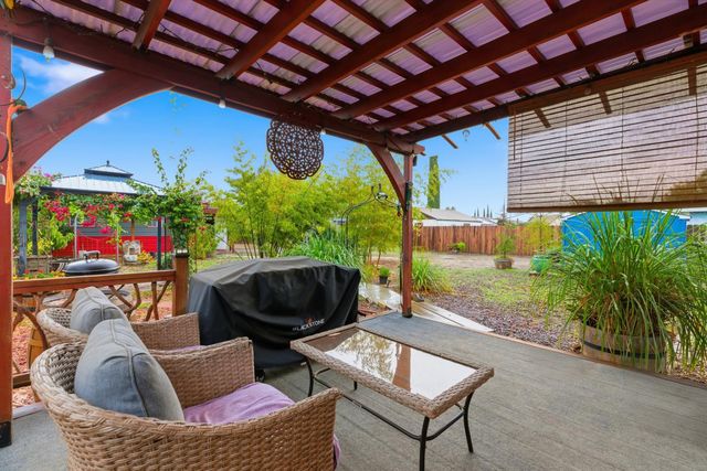 405 E Edison St, Manteca, CA 95336