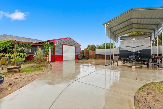 405 E Edison St, Manteca, CA 95336