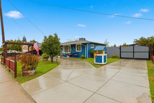 405 E Edison St, Manteca, CA 95336