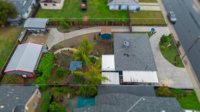 405 E Edison St, Manteca, CA 95336