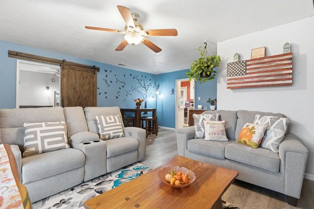 405 E Edison St, Manteca, CA 95336