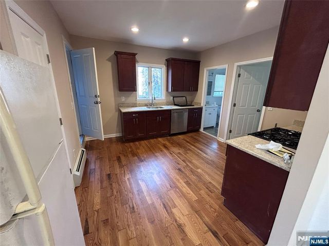 215 Wagaraw Road, Hawthorne, NJ 07506