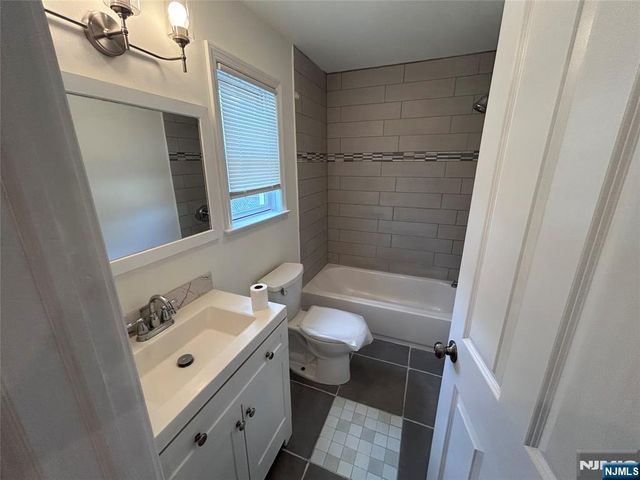 215 Wagaraw Road, Hawthorne, NJ 07506