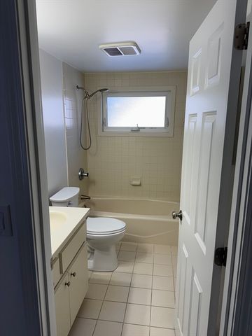 6 Franzone Drive B, Haverhill, MA 01835