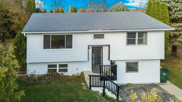 103 Ruste Road, Barneveld, WI 53507