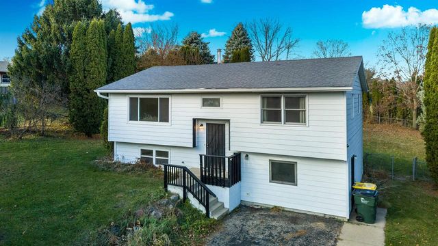 103 Ruste Road, Barneveld, WI 53507