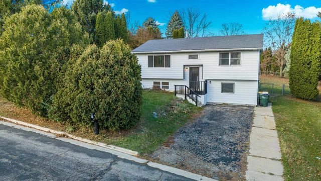 103 Ruste Road, Barneveld, WI 53507