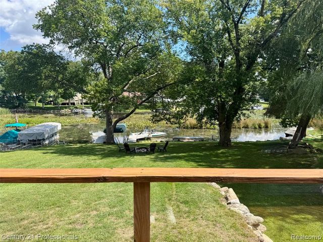 3251 Mann Road, Clarkston, MI 48346