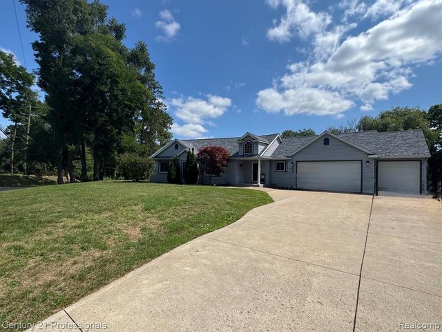 3251 Mann Road, Clarkston, MI 48346