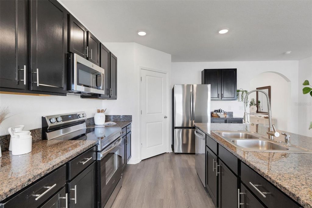 Image 11 of property listing at 232 TIERRA VERDE WAY, Bradenton, FL 34212