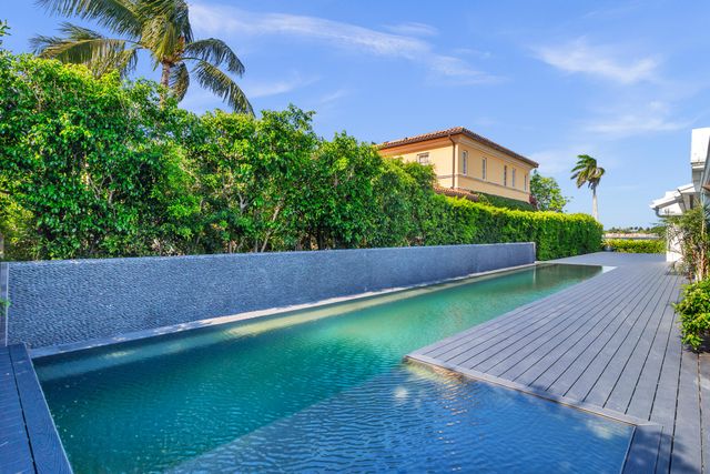 185 Almeria Road, West Palm Beach, FL 33405