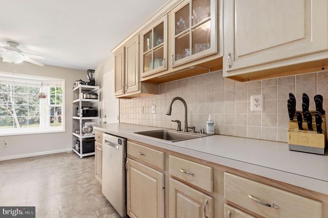 24312 LOG HOUSE RD, Gaithersburg, MD 20882