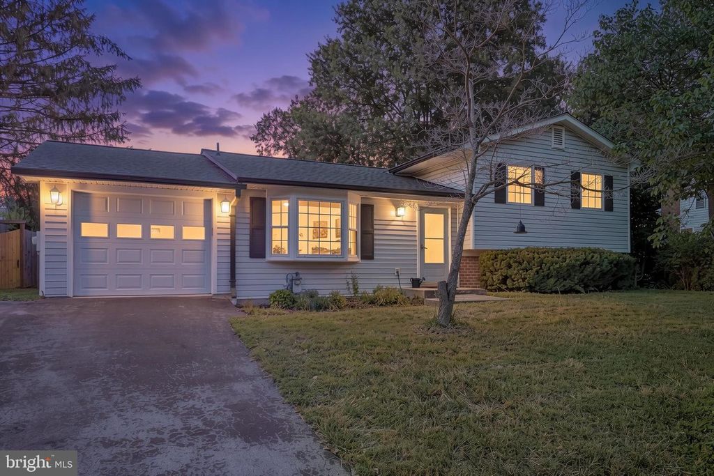 24312 LOG HOUSE RD, Gaithersburg, MD 20882
