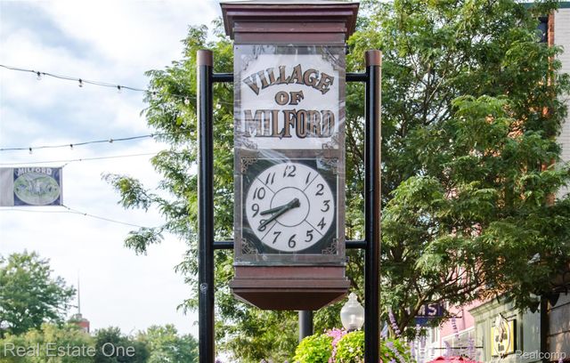 3277 S Milford Road, Highland Charter Township, MI 48357