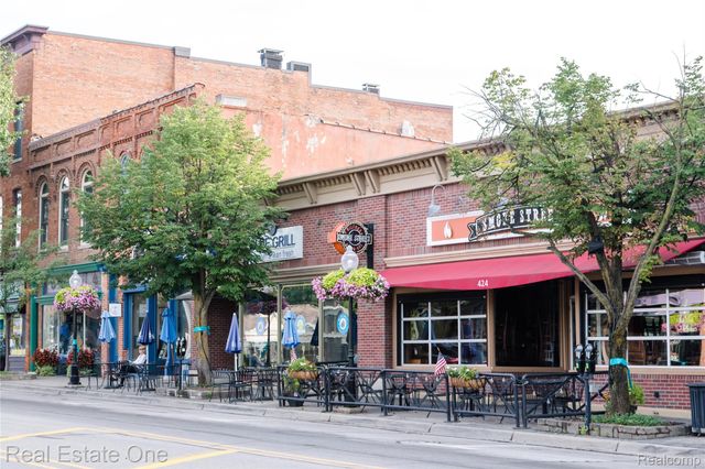 3277 S Milford Road, Highland Charter Township, MI 48357