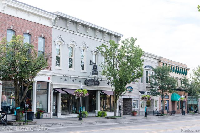 3277 S Milford Road, Highland Charter Township, MI 48357