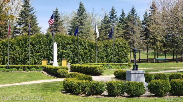 3277 S Milford Road, Highland Charter Township, MI 48357