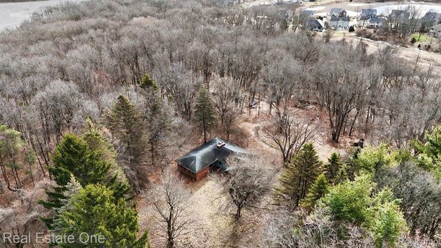 3277 S Milford Road, Highland Charter Township, MI 48357