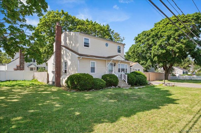 148 Saxton Street, Patchogue, NY 11772