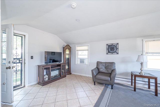 148 Saxton Street, Patchogue, NY 11772
